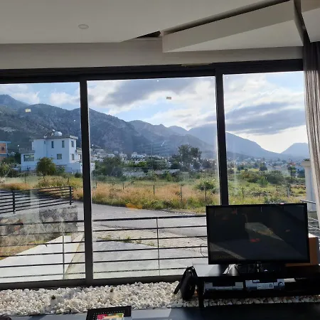 Superior Between The Mountain And The Sea 4+1 * Saint Epiktitos