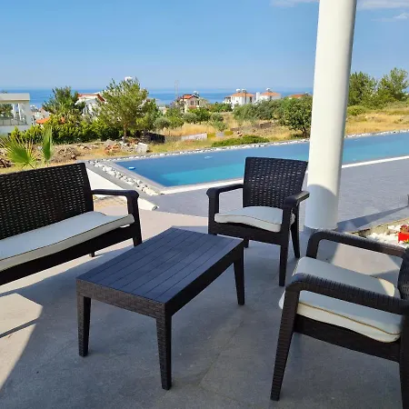 Superior Between The Mountain And The Sea 4+1