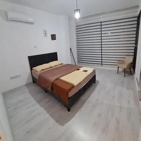 Superior Between The Mountain And The Sea 4+1 *