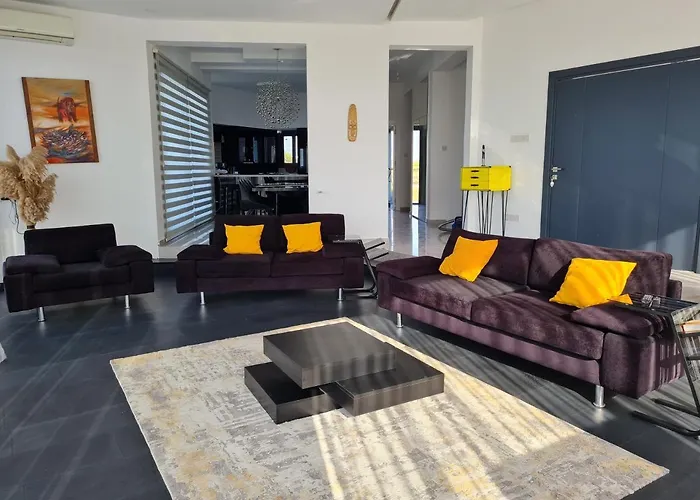 Superior Between The Mountain And The Sea 4+1 Villa