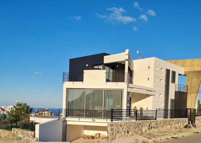 Villa Superior Between The Mountain And The Sea 4+1 *